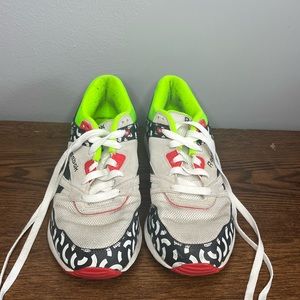 REEBOK HEXALITE Women's Sneaker - W 8.5 - black, white, green, pink, patterned